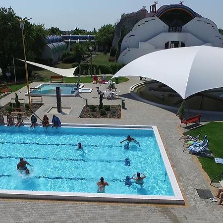 Hoforras Hotel Gyula Zewnętrze zdjęcie