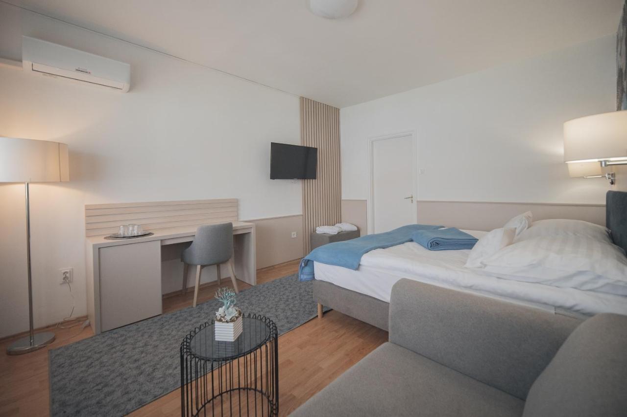 Hoforras Hotel Gyula Zewnętrze zdjęcie
