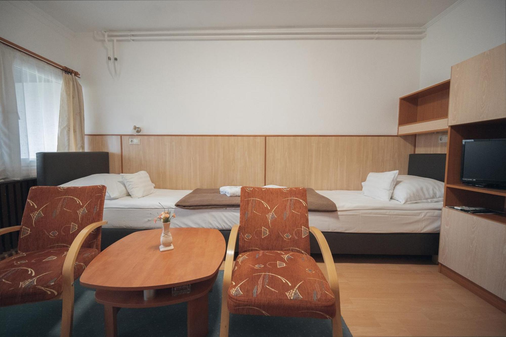 Hoforras Hotel Gyula Zewnętrze zdjęcie