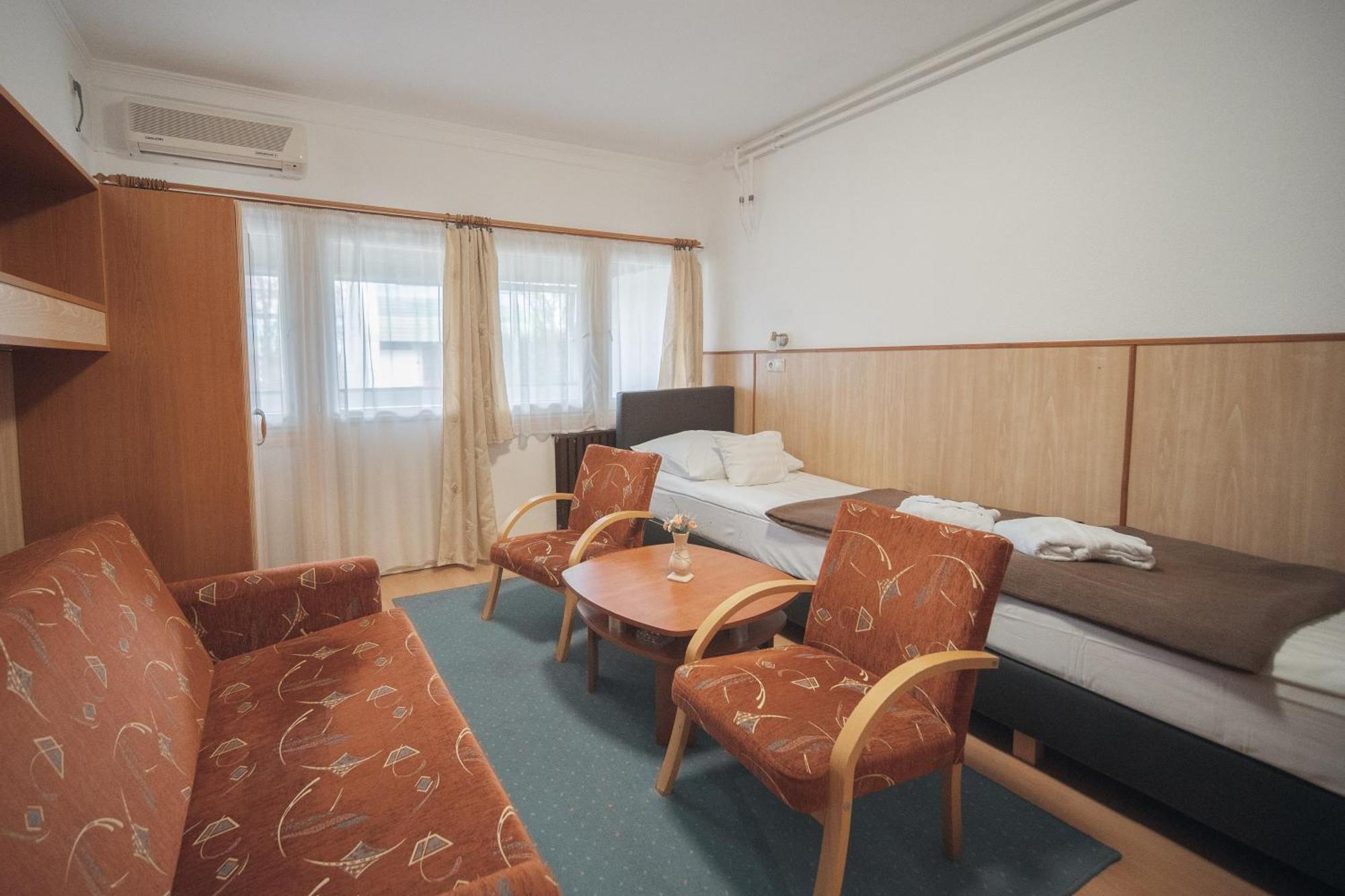 Hoforras Hotel Gyula Zewnętrze zdjęcie