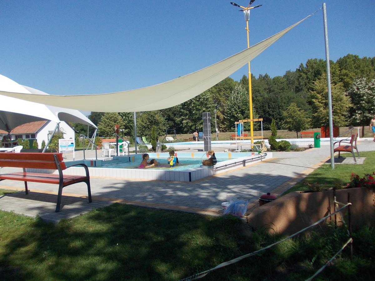 Hoforras Hotel Gyula Zewnętrze zdjęcie